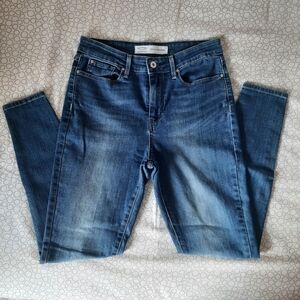 Levi's High Rise Super Skinny Jeans Sz 8 W29 Medium Rinse Whiskers Thigh fade